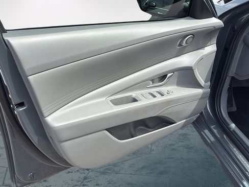 Used 2024 Hyundai Elantra SEL FWD image 11