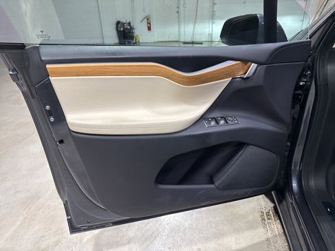 Used 2019 Tesla Model X Long Range image 40