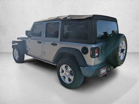 Used 2018 Jeep Wrangler Unlimited Sport S image 8