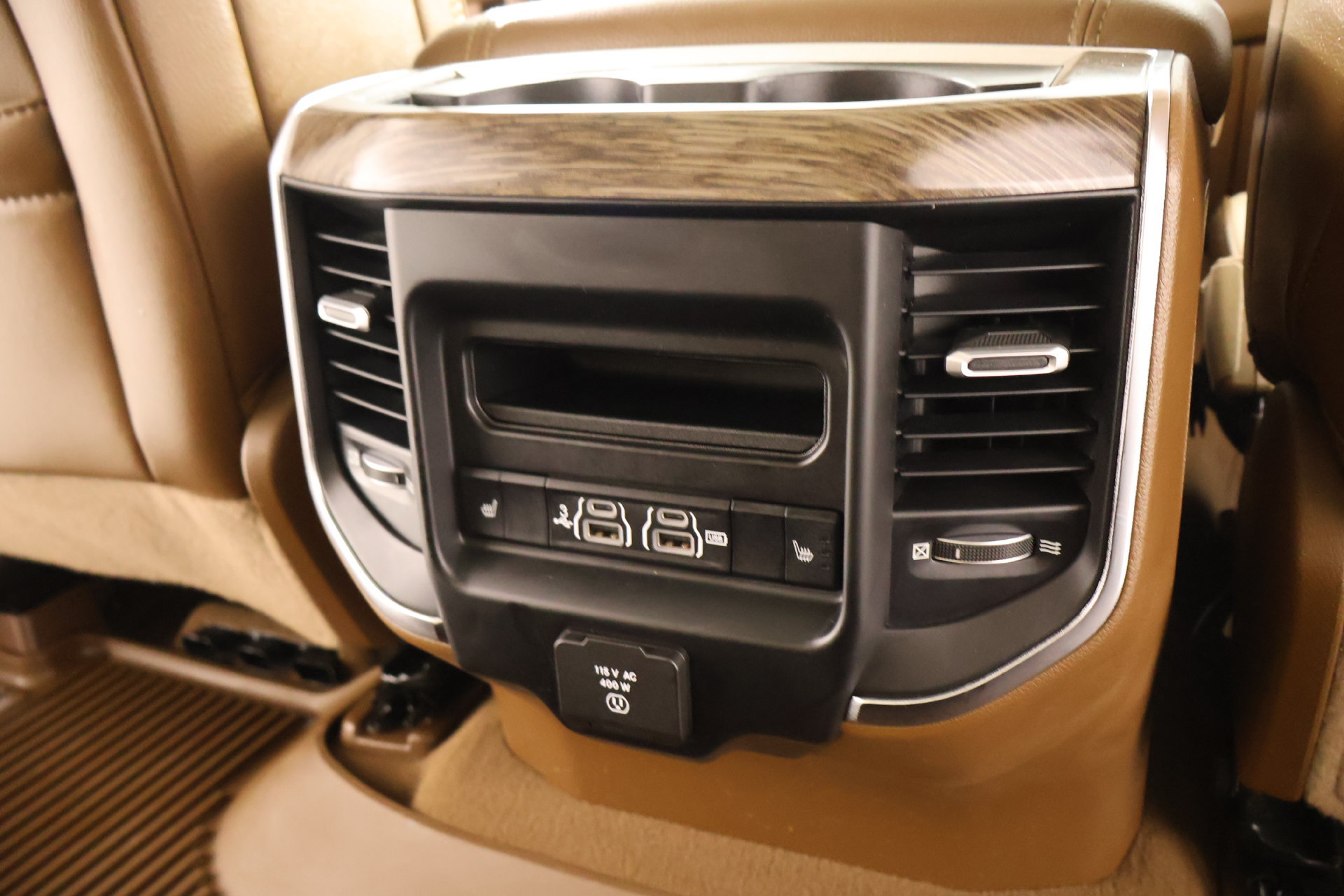 Used 2019 RAM 1500 Laramie AWD/4WD image 15