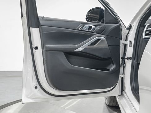 Used 2023 BMW X6 xDrive40i w/ M Sport Package image 12