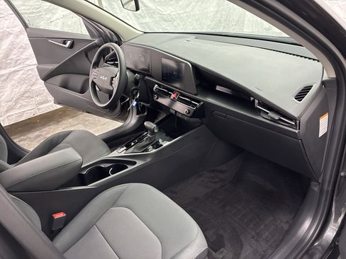 Certified 2023 Kia Niro LX FWD image 13