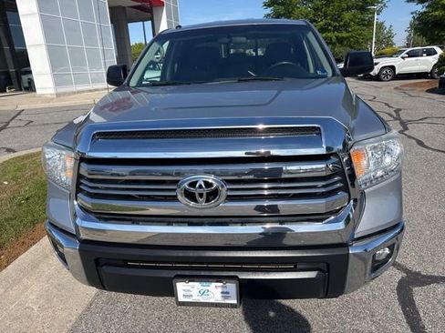 Used 2016 Toyota Tundra SR5 w/ Tow Package image 4