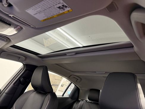 Used 2026 Toyota Prius XLE image 18