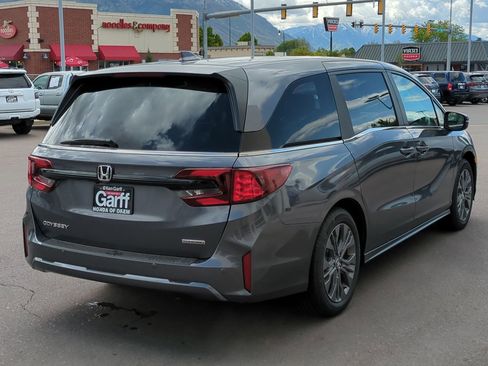 New 2026 Honda Odyssey Touring image 3