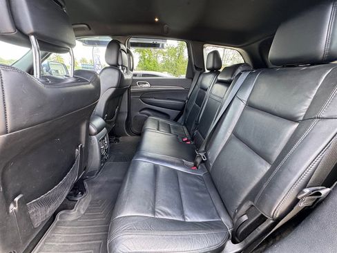 Used 2018 Jeep Grand Cherokee Limited AWD/4WD image 12