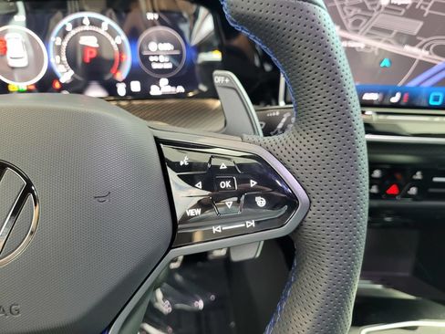 New 2025 Volkswagen Golf R Black Edition AWD/4WD image 23