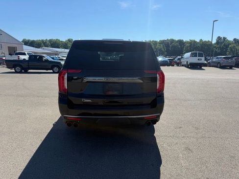 Used 2023 GMC Yukon XL Denali Ultimate AWD/4WD image 7