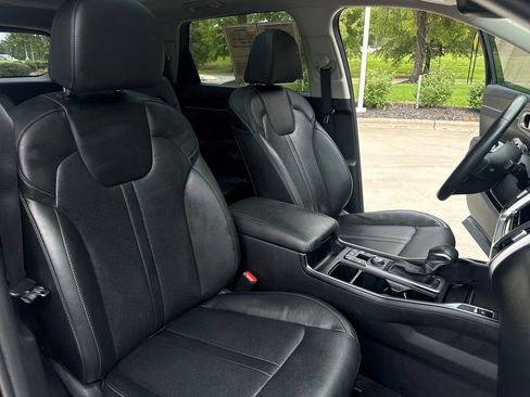 Used 2023 Kia Sorento EX w/ Panoramic Sunroof Package FWD image 35