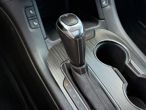 Used 2019 GMC Acadia SLT FWD image 21