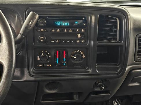 Used 2005 Chevrolet Silverado 1500 W/T w/ Light Duty Power Package image 5