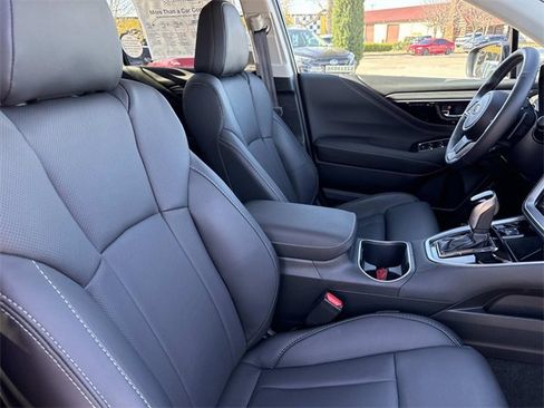 Used 2025 Subaru Outback Limited image 19