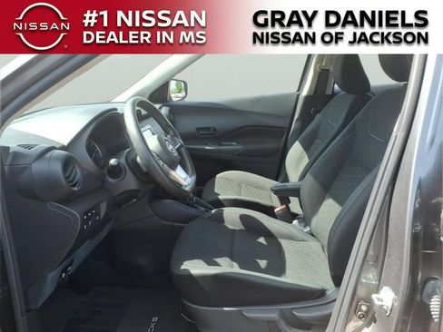Used 2022 Nissan Kicks S FWD image 22