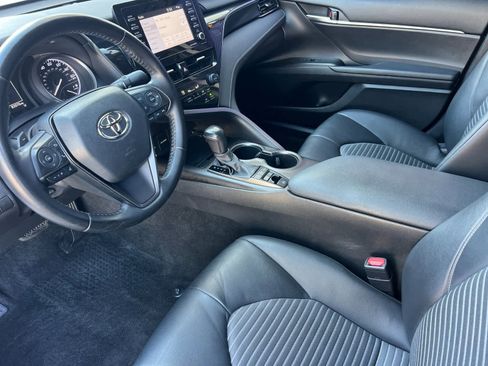 Used 2021 Toyota Camry SE image 12
