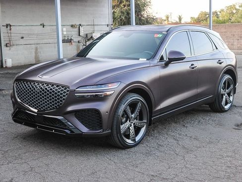 Used 2023 Genesis GV70 2.5T w/ Sport Prestige Package AWD/4WD image 4