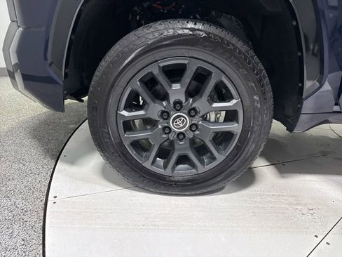 Used 2024 Toyota Tundra Platinum image 9