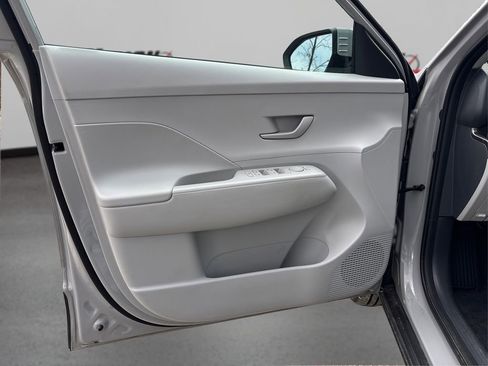 Certified 2025 Hyundai Kona SEL AWD/4WD image 23