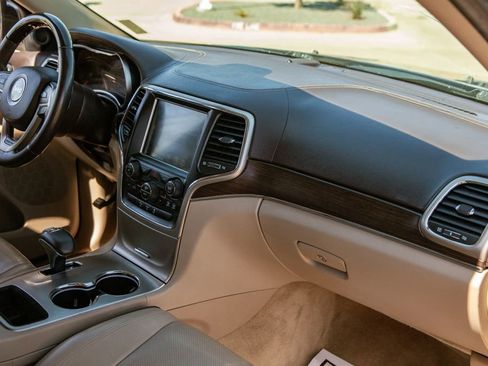 Used 2015 Jeep Grand Cherokee Overland image 11