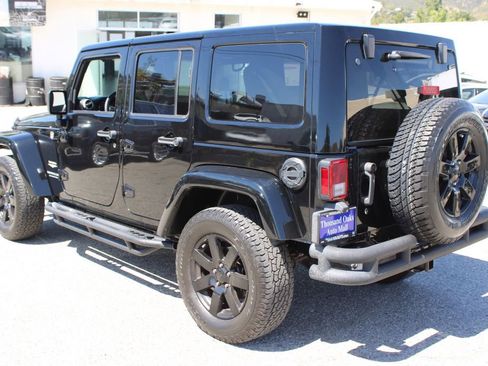 Used 2015 Jeep Wrangler Unlimited Sahara AWD/4WD image 6