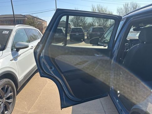 New 2026 Volkswagen Tiguan SE R-Line AWD/4WD image 16