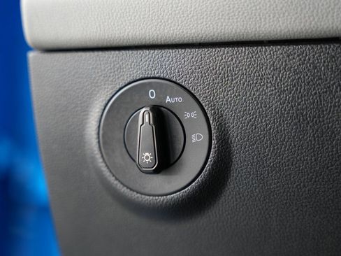 Used 2022 Volkswagen Taos SE image 46