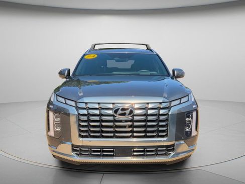 Used 2024 Hyundai Palisade Calligraphy FWD image 4