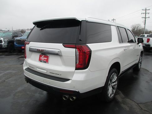 Used 2021 GMC Yukon XL Denali w/ Denali Premium Package image 5