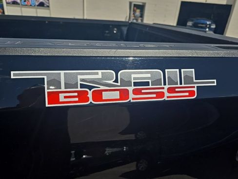 Used 2022 Chevrolet Silverado 1500 LT Trail Boss w/ Safety Package AWD/4WD image 43