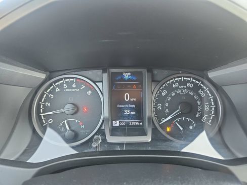 Used 2021 Toyota Tacoma TRD Sport AWD/4WD image 19
