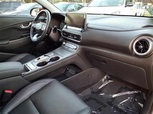 Used 2022 Hyundai Kona Limited w/ Cargo Package image 15