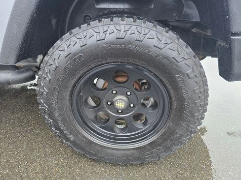 Used 2015 Jeep Wrangler Sport AWD/4WD image 12