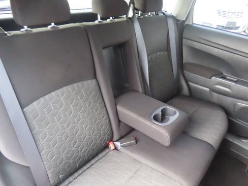 Used 2025 Mitsubishi Outlander Sport AWD image 40