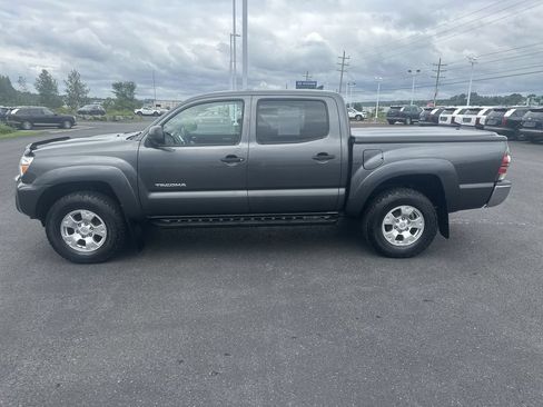 Used 2015 Toyota Tacoma 4x4 Double Cab w/ SR5 Package image 5