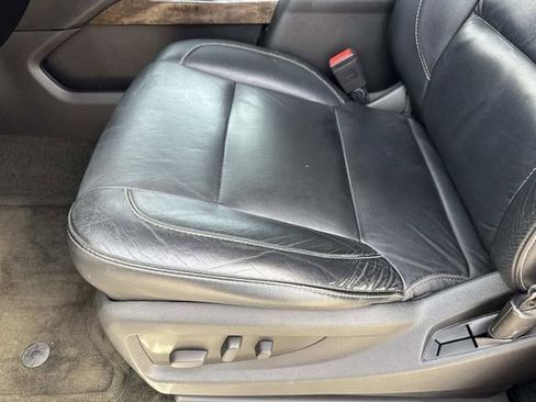 Used 2016 Chevrolet Suburban LT image 24