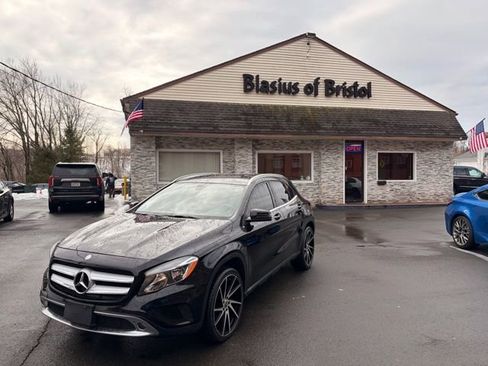 Used 2015 Mercedes-Benz GLA 250 4MATIC image 1