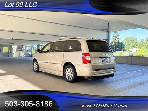 Used 2013 Chrysler Town & Country Touring FWD image 16