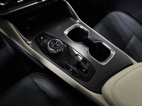 Used 2023 Lexus RZ 450e Premium image 31