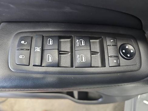 Used 2021 Jeep Grand Cherokee Laredo X AWD/4WD image 28