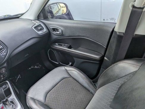 Used 2021 Jeep Compass Latitude FWD image 17