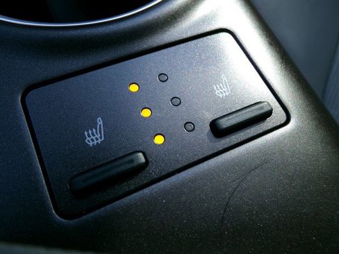 Used 2022 Toyota Camry XLE image 23