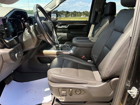 Used 2022 Chevrolet Silverado 1500 LT Trail Boss w/ LT Trail Boss Premium Package AWD/4WD image 16
