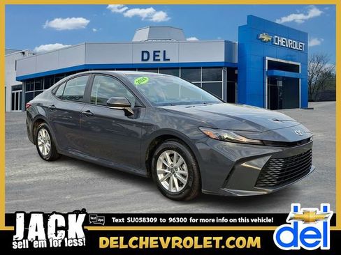 Used 2025 Toyota Camry LE image 1