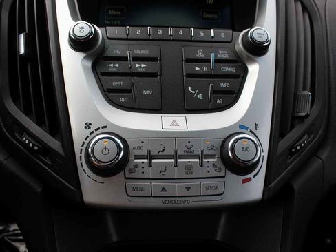 Used 2017 Chevrolet Equinox LT FWD image 19