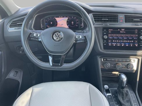 Used 2021 Volkswagen Tiguan SEL AWD/4WD image 42