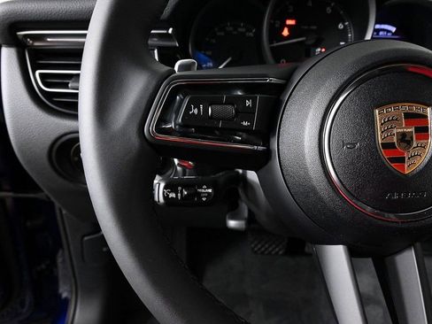 Used 2025 Porsche Macan image 10