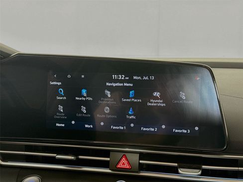 Used 2024 Hyundai Elantra Limited FWD image 21
