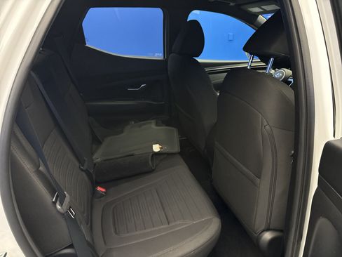 Used 2023 Hyundai Santa Cruz SEL AWD/4WD image 25