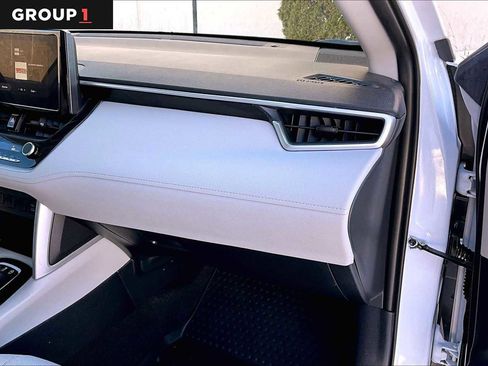 Used 2023 Toyota Corolla Cross LE w/ Moonroof Package image 19