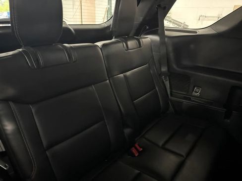 Used 2020 Ford Explorer XLT w/ Equipment Group 202A AWD/4WD image 30