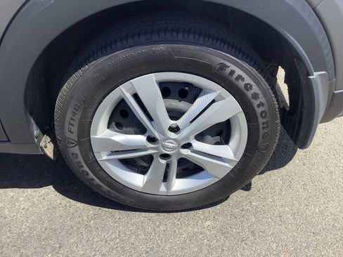 Used 2025 Nissan Kicks Play S FWD image 7